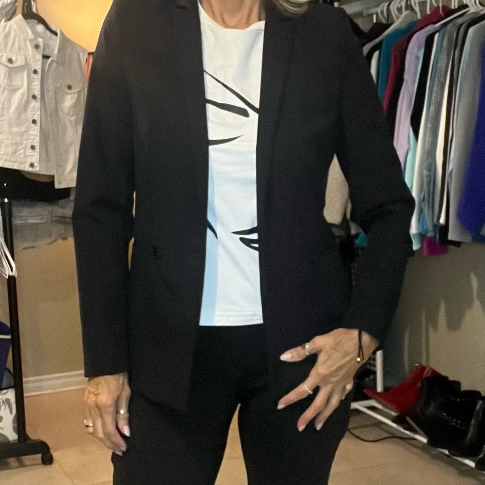 Willow & Thread class is black blazer - Picture 8 of 9